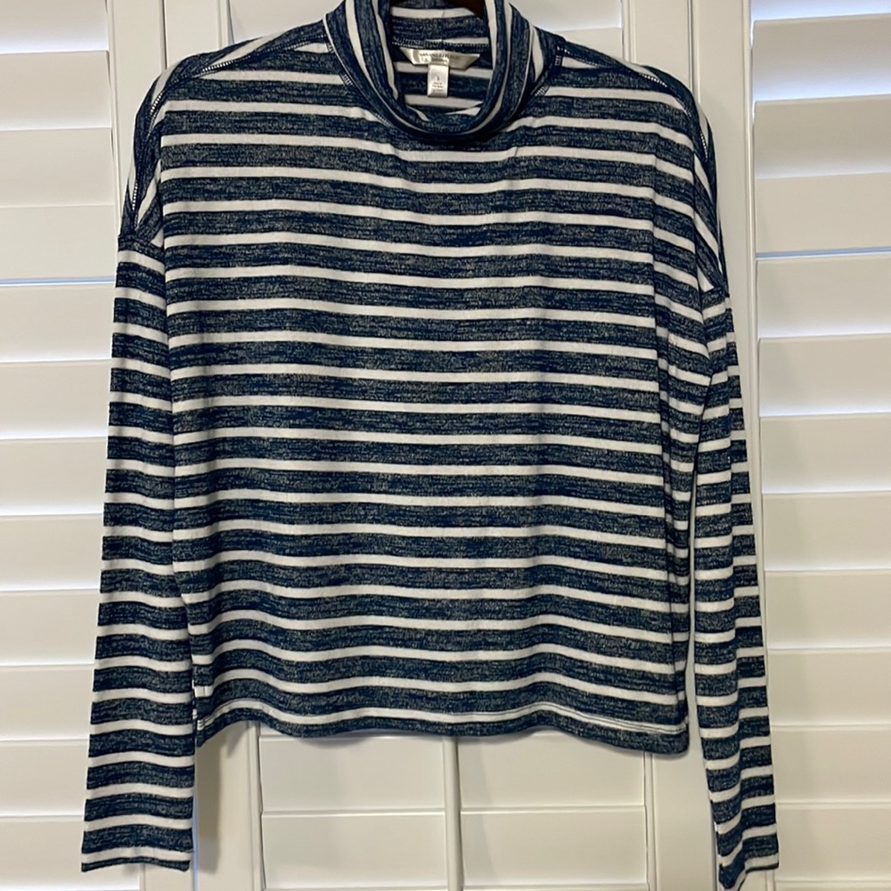 Like 🆕 Banana Republic Luxespun l/s Turtle neck